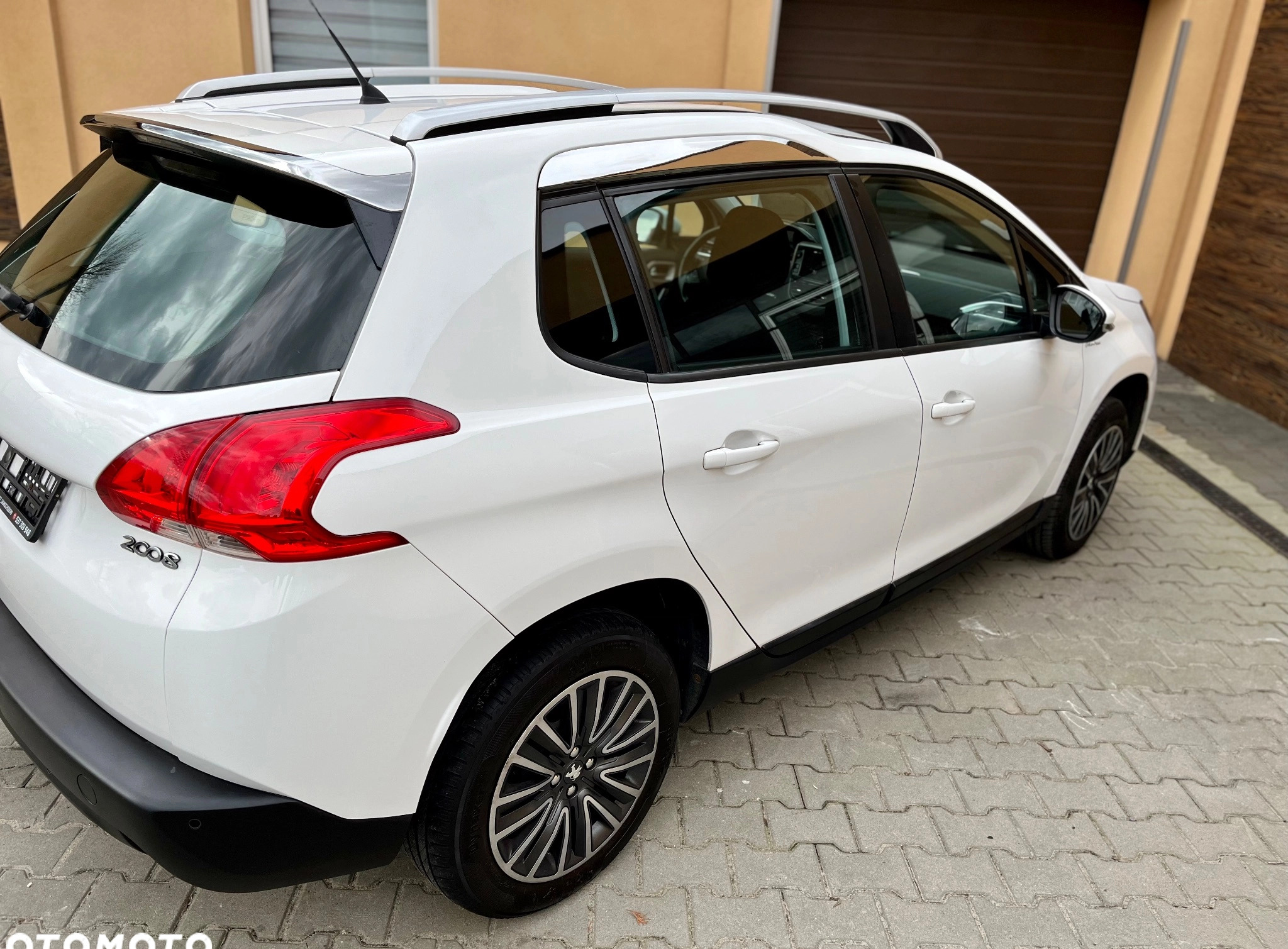 Peugeot 2008 cena 45500 przebieg: 131993, rok produkcji 2016 z Świętochłowice małe 781